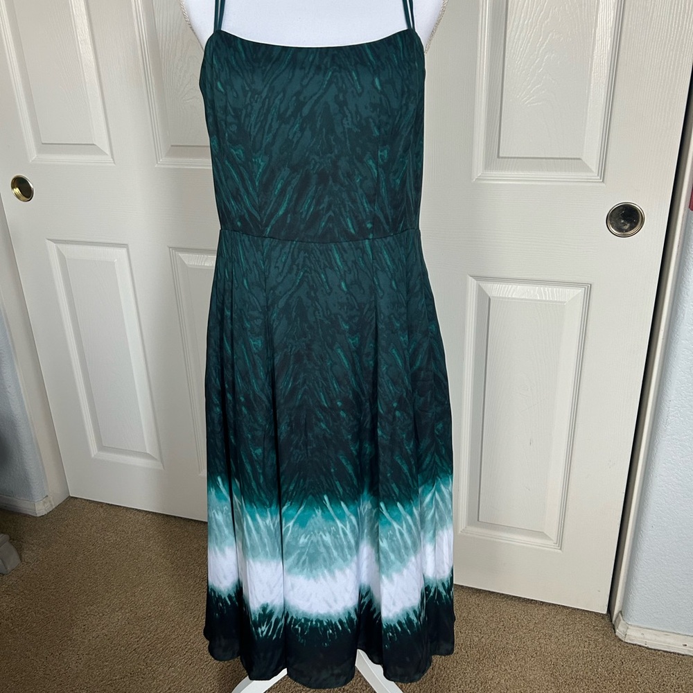 White House Black Market summer dress- new with tags.